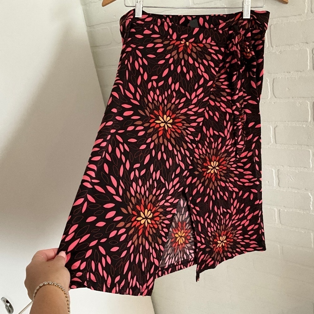 H&M Wrap Skirt A-line Abstract Floral Print Stretch Black Coral Pink Y2K Sz 8